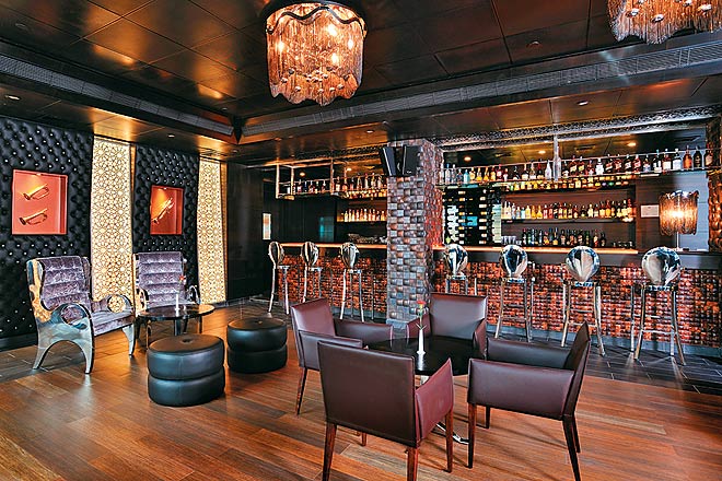 Sixteen 69 Lounge Bar - Himachal